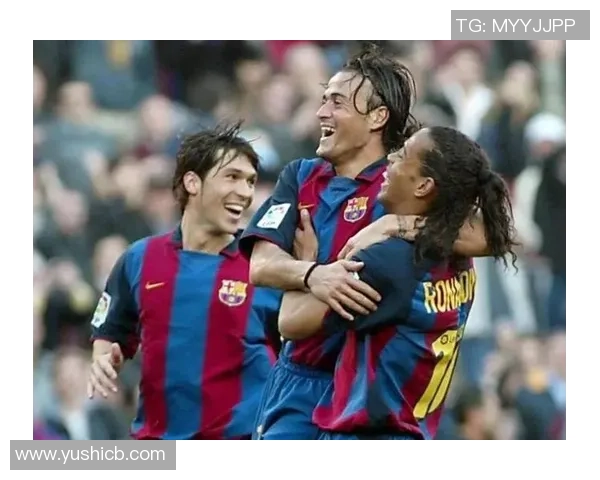 足球三剑客风采再现 聚焦传奇球星的巅峰时刻与无畏精神 足球三剑客风采再现 聚焦传奇球星的巅峰时刻与无畏精神