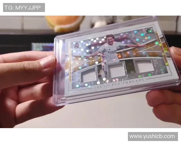 足球反光球星卡收藏热潮揭秘独特魅力与市场潜力分析